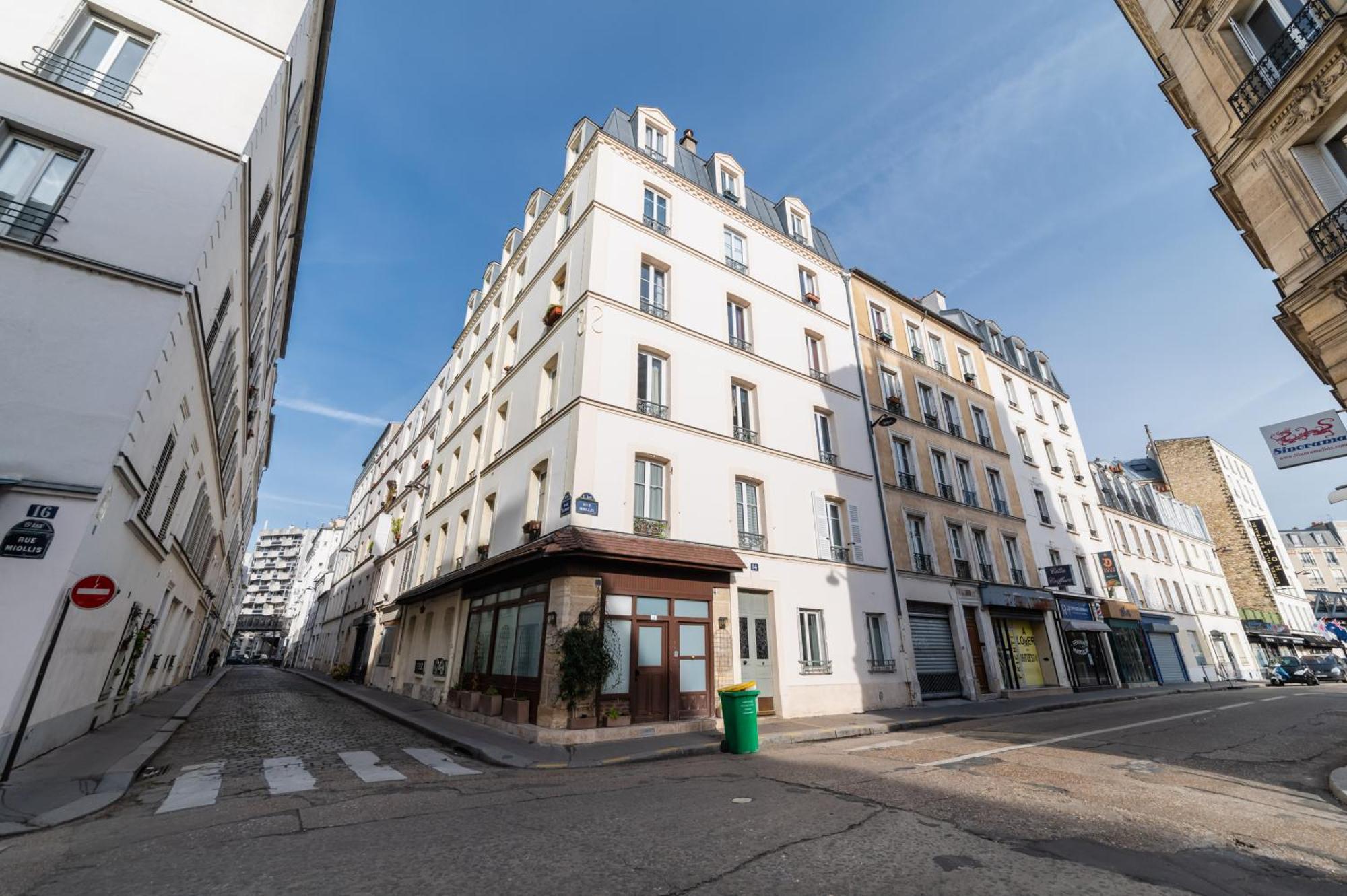 Studio Bien Equipe Proche De Toutes Commodites -2P Paris Exteriör bild